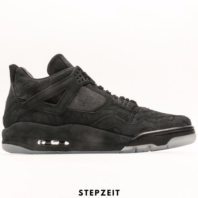 Air Jordan 4 X Kaws